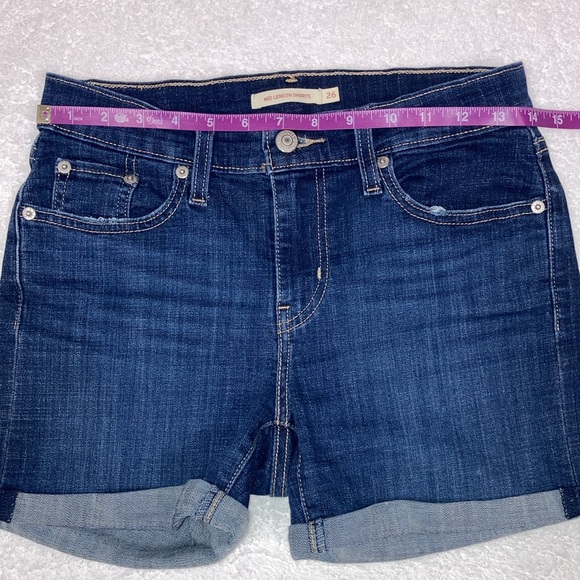 Levi’s mid length dark wash denim stretch roll cuff shorts size 26 - Picture 4 of 7